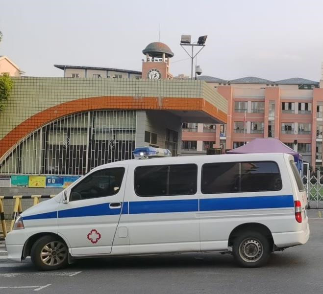 邯山救护车出租护送骨折病人一公里多少钱